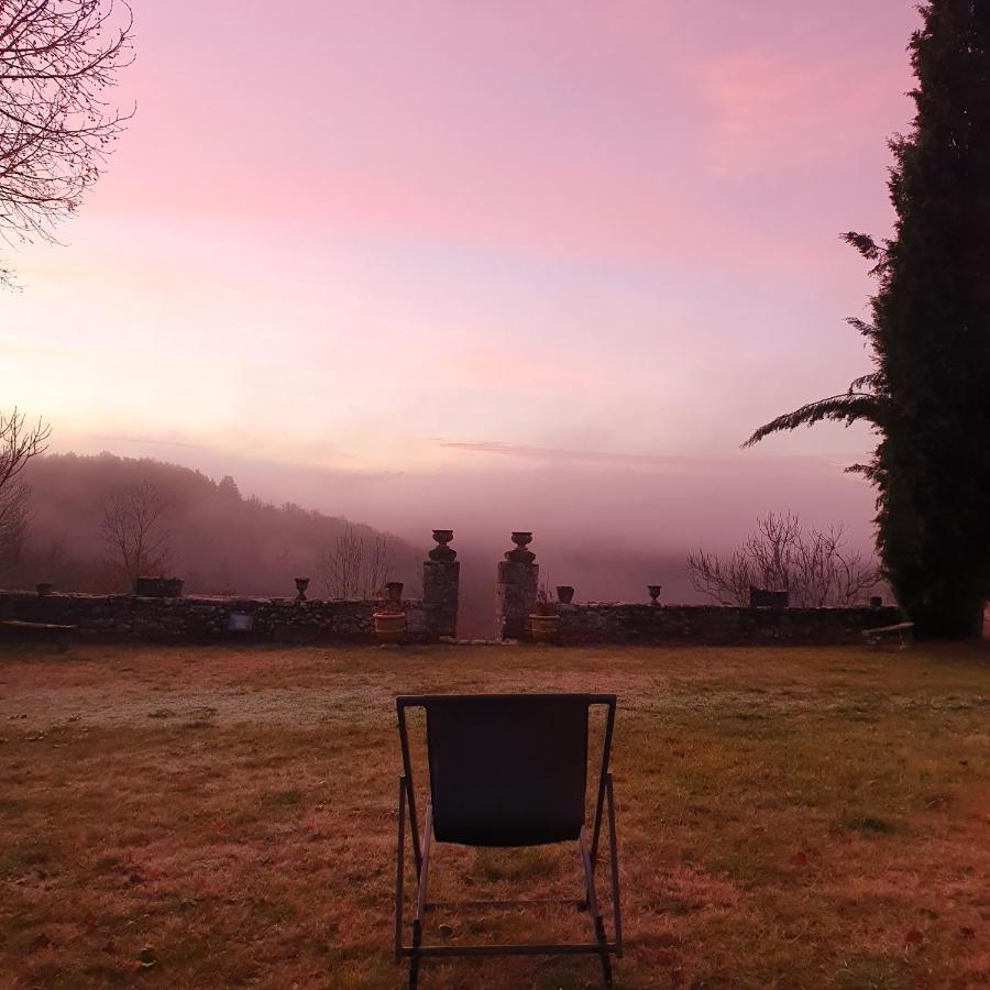 Les Pierres Lotoises - Chambre Dhotes Le Pigeonnier Reilhaguet エクステリア 写真